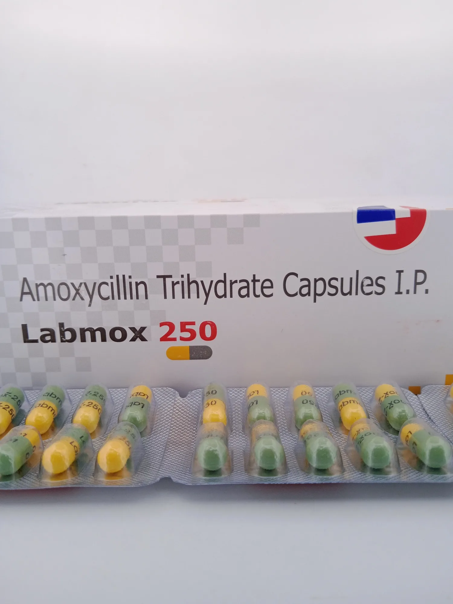 LABMOX 250 MG - 10 CAPSULES - Image 2